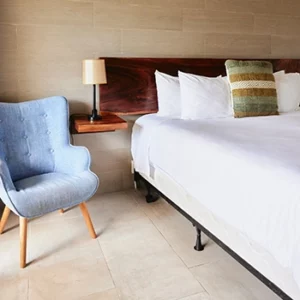 Chambre d'hôtel après le passage de l'entreprise de nettoyage Clair & Nett